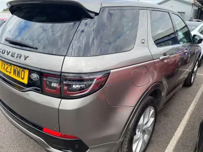 Begagnad Land Rover Discovery Sport Urban Edition 309 HK (227 kW) 2023 Silver SUV