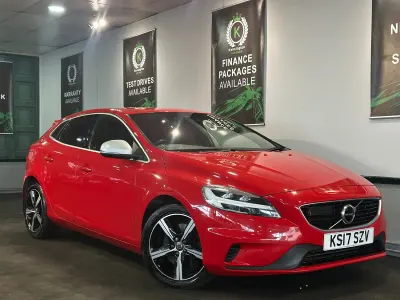 Used Volvo V40 R-Design 190 HP (139 kW) 2017 Red Hatchback