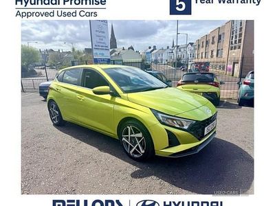 Used Hyundai i20 Premium 90 HP (66 kW) 2024 Yellow Hatchback
