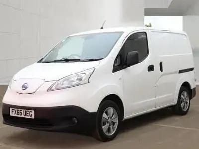 Used Nissan e-NV200 Tekna 24 kW (33 HP) 2016 White MPV