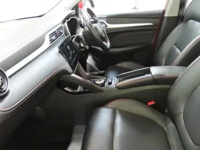 Begagnad MG MG3 106 HK (77 kW) 2022 Röd Halvkombi