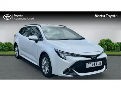 Używany Toyota Corolla 140 KM (102 kW) 2024 Biały Kombi
