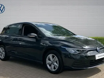 Używany VW Golf VIII Life 130 KM (95 kW) 2023 Szary Hatchback
