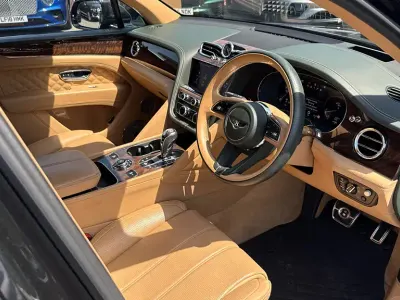 Used Bentley Bentayga 542 HP (398 kW) 2022 Green SUV