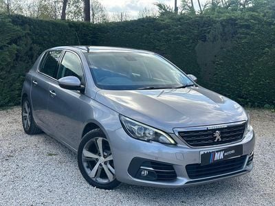 Usado Peugeot 308 Allure 130 HP (95 kW) 2018 Cinzento Citadino