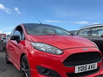 Used Ford Fiesta Zetec 140 HP (102 kW) 2015 Red Hatchback