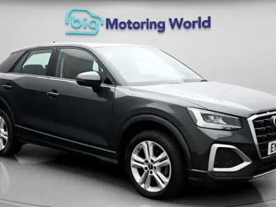 Begagnad Audi Q2 Sport 110 HK (80 kW) 2023 Grå SUV