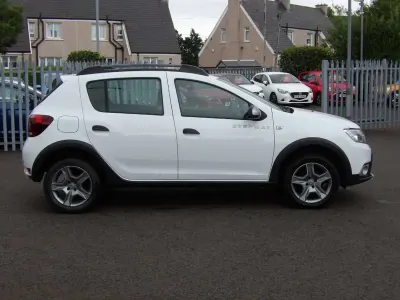 Used Dacia Sandero Comfort 90 HP (66 kW) 2019 White Hatchback