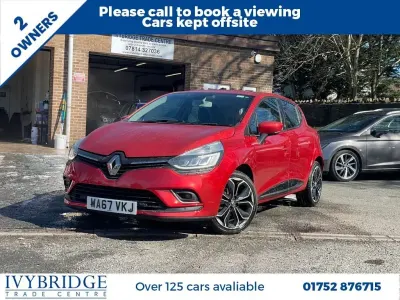 Used Renault Clio Signature 90 HP (66 kW) 2017 Red Hatchback