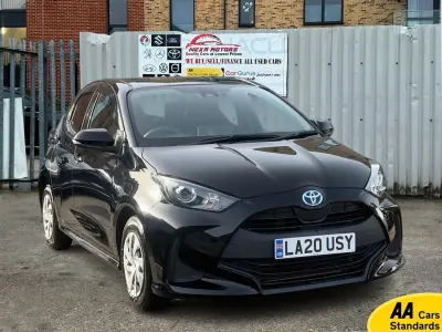 Second-hand Toyota Yaris Hybrid Design 116 CP (85 kW) 2020 Negru Hatchback