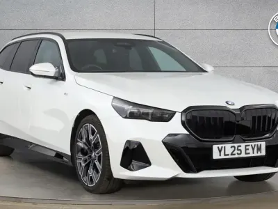 Begagnad BMW 520 M Sport 205 HK (150 kW) 2025 Vit Kombi