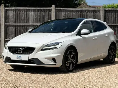 Used Volvo V40 R-Design Pro 2018 White Hatchback