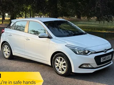 Used Hyundai i20 SE 84 HP (61 kW) 2018 White Hatchback