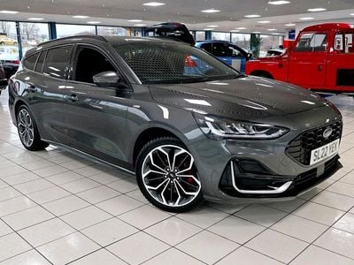 Magnetic grey Used 2022 Ford Focus ST-Line Estate | £13,789 (Fair price)