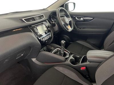 Used Nissan Qashqai Acenta Premium 115 HP (84 kW) 2019 Black SUV