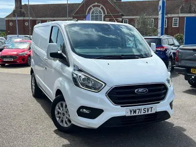 Used Ford Transit Custom Limited 130 HP (95 kW) 2022 White Van