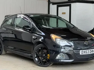 Usado Vauxhall Corsa 2013 Negro Utilitario