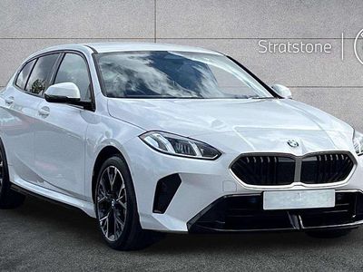 Begagnad BMW 120 M Sport 168 HK (123 kW) 2025 Vit Halvkombi