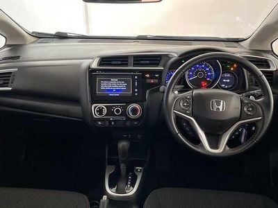 Begagnad Honda Jazz Sport 131 HK (96 kW) 2019 Röd Halvkombi
