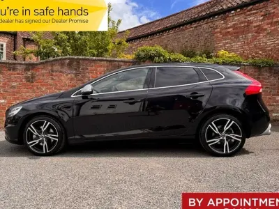 Used Volvo V40 R-Design Pro 122 HP (89 kW) 2018 Hatchback