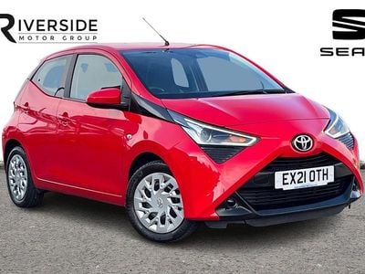 Used Toyota Aygo X-play 72 HP (52 kW) 2021 Red Hatchback