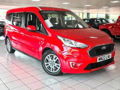 Used Ford Grand Tourneo Connect Titanium 120 HP (88 kW) 2022 Red MPV
