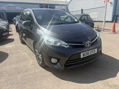 Used Toyota Verso Design 112 HP (82 kW) 2016 Grey MPV