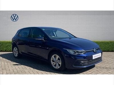 Second-hand VW Golf VIII Life 147 CP (108 kW) 2023 Albastru Hatchback
