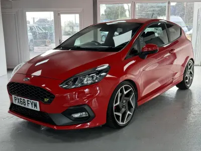 Usado Ford Fiesta ST 200 HP (147 kW) 2018 Vermelho Citadino