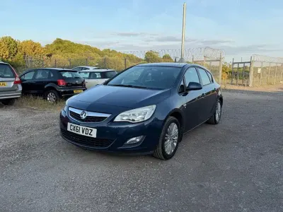 Used Vauxhall Astra Excite 2011 Blue Hatchback