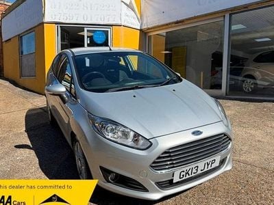 Usado Ford Fiesta Zetec 82 HP (60 kW) 2013 Citadino