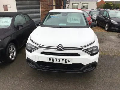 Begagnad Citroën C4 PureTech 2023 Vit Halvkombi