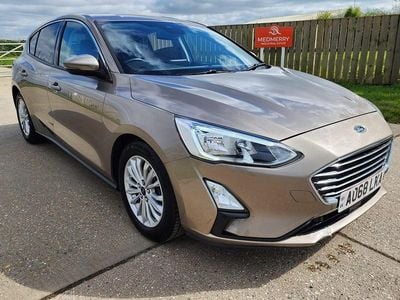 Used Ford Focus Titanium 125 HP (91 kW) 2018 Silver Hatchback