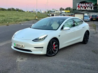 Used Tesla Model 3 Performance 330 kW (450 HP) 2019 White Sedan