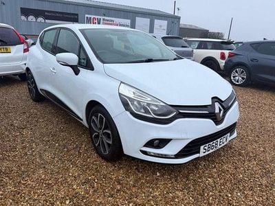 Used Renault Clio IV Play 75 HP (55 kW) 2018 White Hatchback