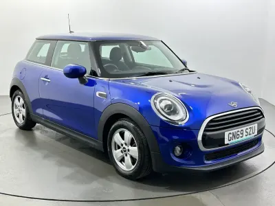 Używany Mini Cooper Classic 2019 Niebieski Hatchback