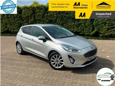 Used Ford Fiesta Titanium 100 HP (73 kW) 2017 Silver Hatchback
