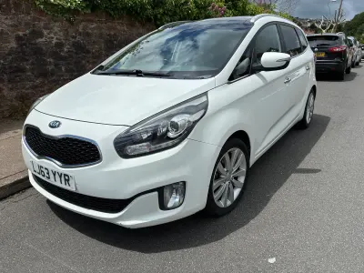 Used Kia Carens 2013 White MPV
