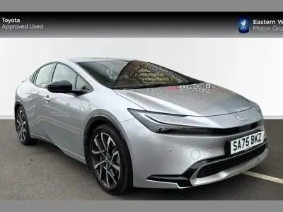 Used Toyota Prius 220 HP (161 kW) 2025 Silver Hatchback