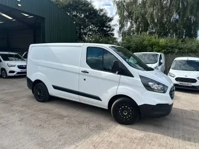 Used Ford Transit Custom 105 HP (77 kW) 2019 White Van