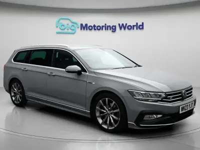 Begagnad VW Passat R-line 150 HK (110 kW) 2023 Grå Kombi