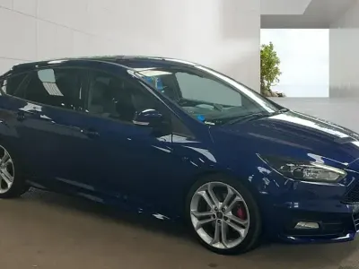 Used Ford Focus ST 250 HP (183 kW) 2016 Blue Hatchback