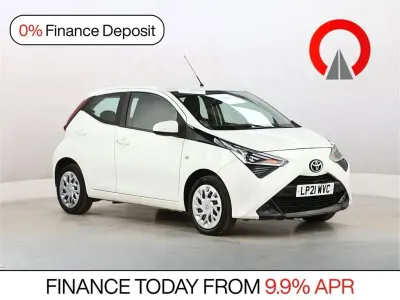Usado Toyota Aygo X-play 71 CV (52 kW) 2021 Blanco Utilitario