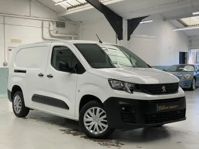 Used Peugeot Partner 131 HP (96 kW) 2021 White MPV