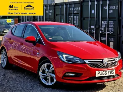 Second-hand Vauxhall Astra SRi 150 CP (110 kW) 2016 Roșu Hatchback