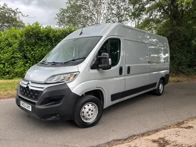 Used Citroën Relay 140 HP (102 kW) 2022 Silver Van