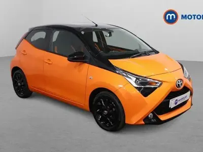Second-hand Toyota Aygo X-cite 72 CP (52 kW) 2019 Portocaliu Hatchback