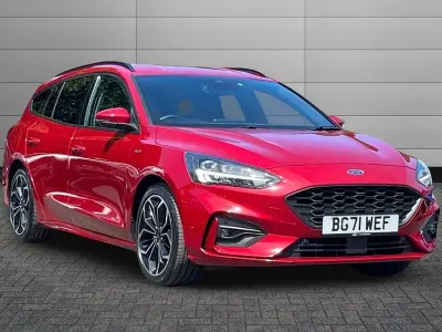 Used Ford Focus ST-Line X 123 HP (90 kW) 2021 Ruby red Estate