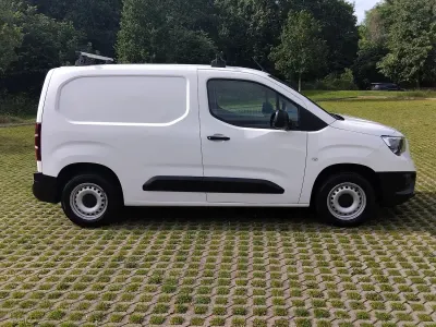 Used Vauxhall Combo Edition 100 HP (73 kW) 2019 White MPV