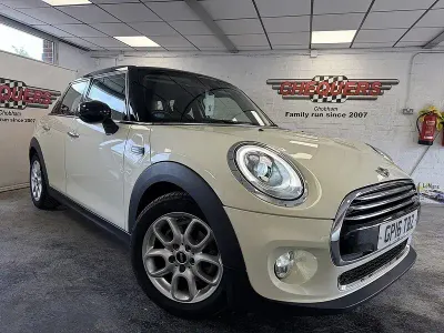Used Mini Cooper Hatch 136 HP (100 kW) 2016 White Hatchback